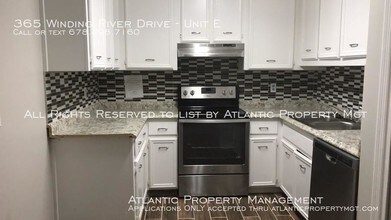 365 Winding River Dr in Atlanta, GA - Building Photo - Building Photo