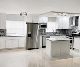 488 Brittany K in Delray Beach, FL - Foto de edificio - Building Photo