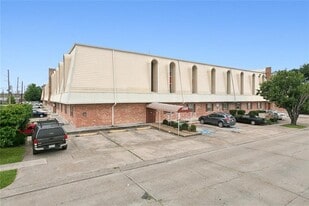2500 Houma Blvd, Unit 215 in Metairie, LA - Building Photo