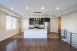 1827 S 20th St, Unit R1 in Philadelphia, PA - Foto de edificio - Building Photo