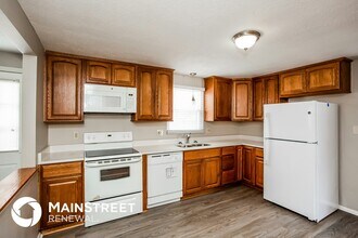 8232 Old Farm Rd in Indianapolis, IN - Building Photo - Building Photo