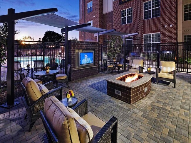 Hidden Creek in Gaithersburg, MD - Building Photo - Building Photo