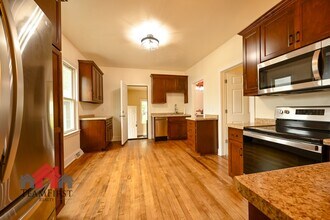 1115 Cardinal Ln in Green Bay, WI - Building Photo - Building Photo