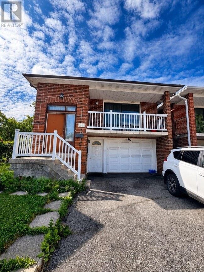 property at 37 Royal Colwood Ct