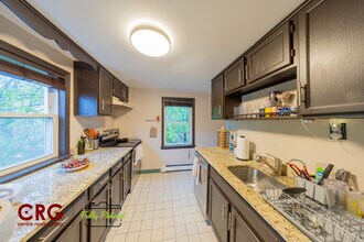 11 Beecher Ter, Unit 2 in Newton, MA - Foto de edificio - Building Photo