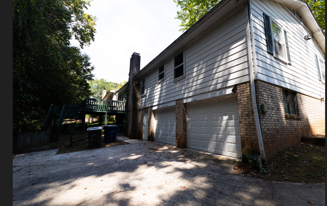 2661 Nantucket Dr in Winston-Salem, NC - Foto de edificio - Building Photo