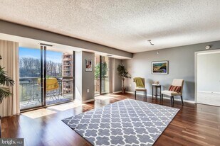 2230 George C Marshall Dr, Unit 922 in Falls Church, VA - Building Photo