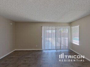 3122 S Rogers in Mesa, AZ - Building Photo - Building Photo