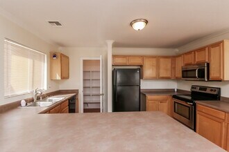 15995 W Vogel Ave in Goodyear, AZ - Building Photo - Building Photo