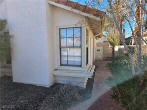 4719 Cosley Dr in Las Vegas, NV - Building Photo - Building Photo