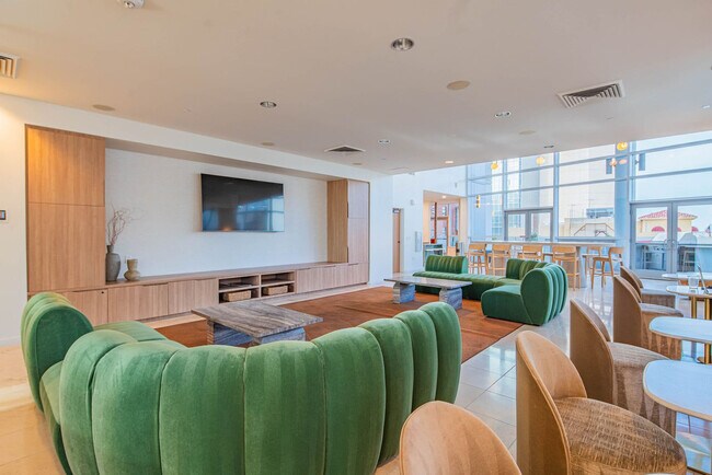 44 W Monroe St, Unit SI ID1389218P in Phoenix, AZ - Building Photo - Building Photo