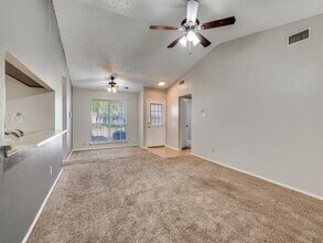 1404 Legget St in Arlington, TX - Building Photo - Building Photo