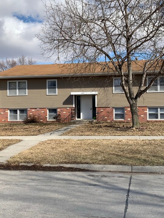 607 Blaine St, Unit 2 in Norfolk, NE - Foto de edificio
