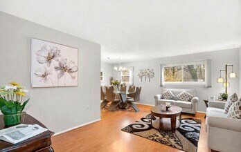 910 Allan Rd in Rockville, MD - Building Photo - Building Photo