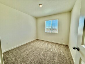 1080 Silver Feather Wy in Roseville, CA - Building Photo - Building Photo