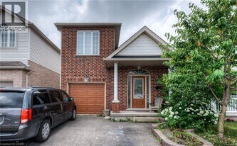 132 Prosperity Dr in Kitchener, ON - Building Photo