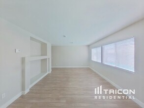 7821 Faith Ct in Las Vegas, NV - Building Photo - Building Photo