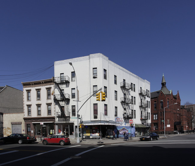 381-383 Metropolitan Ave in Brooklyn, NY - Building Photo - Building Photo