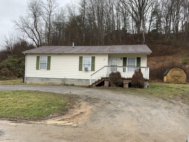 107 Branch Rd in Beckley, WV - Building Photo - Building Photo