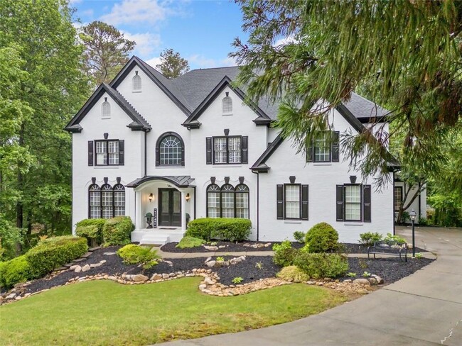 property at 882 Hallbrook Ln