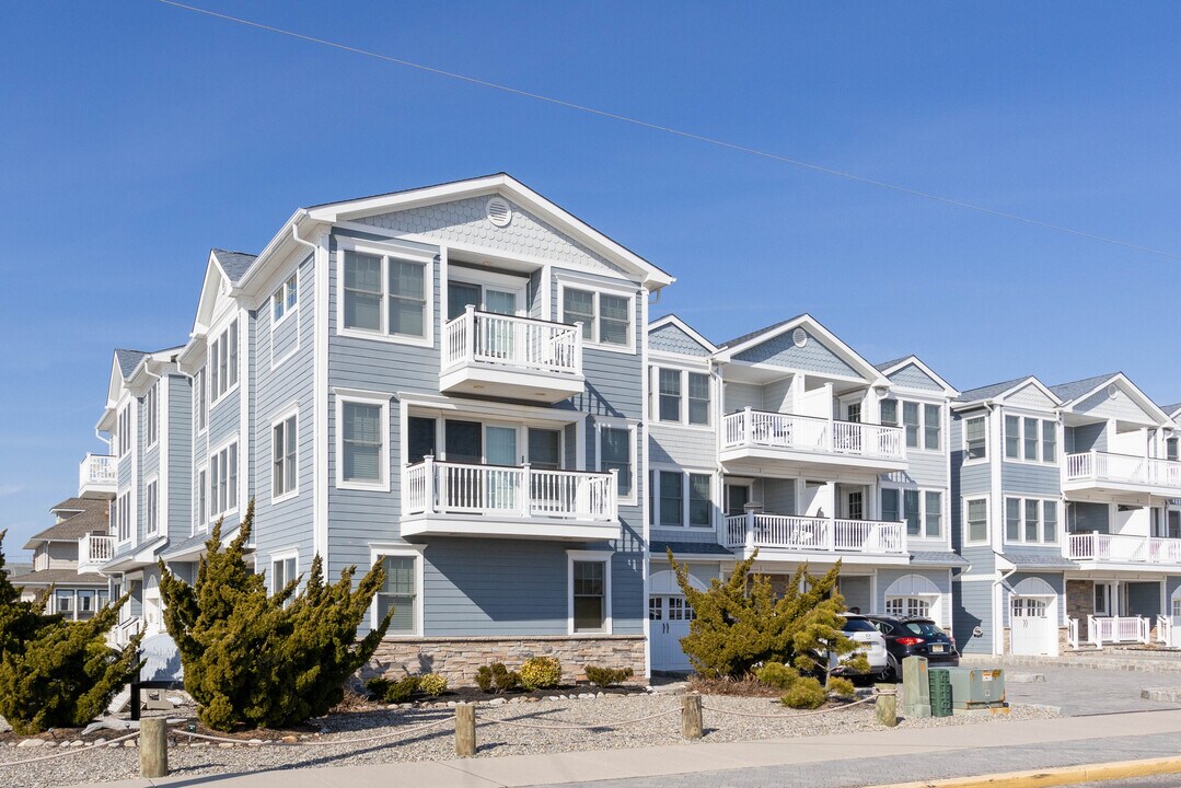 1401 N Ocean Ave in Seaside Park, NJ - Foto de edificio