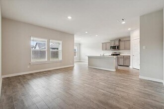 605 Griffith Pk Trl in Alvarado, TX - Building Photo - Building Photo