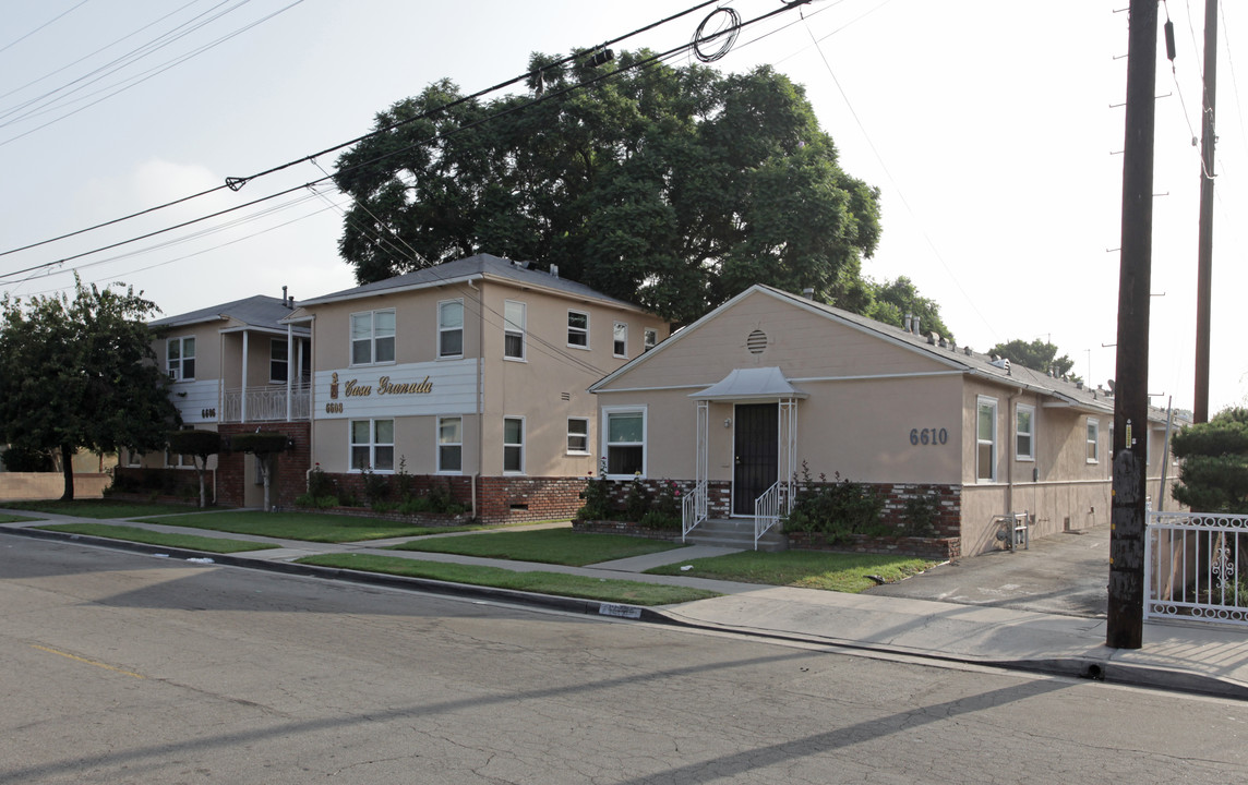 Casa Granada in Bell, CA - Building Photo