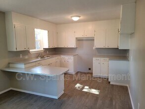 1315 E Main St in Gun Barrel City, TX - Building Photo - Building Photo