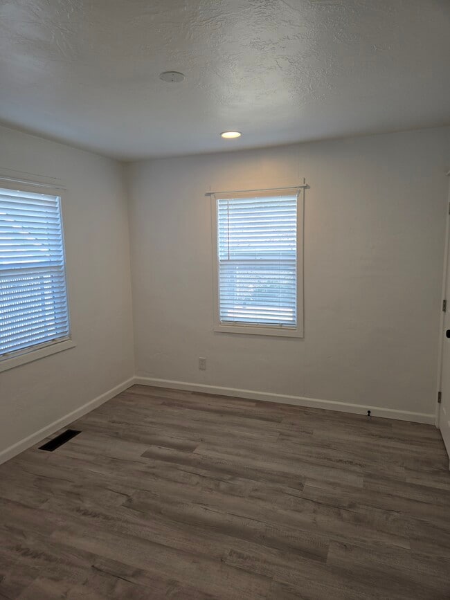 582 SW Levens St in Dallas, OR - Building Photo - Building Photo