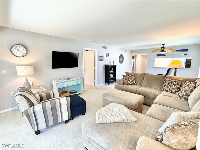 1203 Commonwealth Cir in Naples, FL - Building Photo - Building Photo