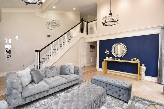 7726 Miller Glen Ln in Houston, TX - Foto de edificio - Building Photo