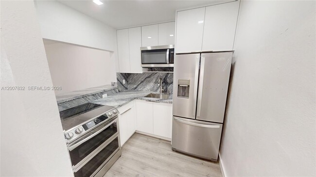 property at 1441 Lincoln Rd