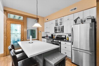505 W Fullerton Pky, Unit # 01 in Chicago, IL - Building Photo - Building Photo