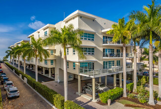 the Crescent in Sarasota, FL - Building Photo - Primary Photo