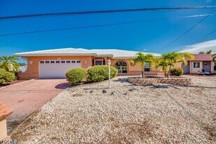 12196 Matlacha Blvd in Cape Coral, FL - Building Photo