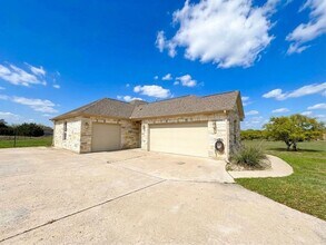 124 Sunrise Cir in Liberty Hill, TX - Building Photo - Building Photo