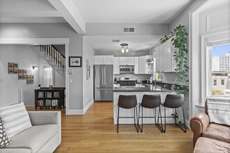 150 H St, Unit 3 in Boston, MA - Foto de edificio - Building Photo