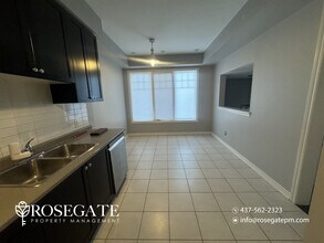 Spacious 3+1 Bedroom Freehold Townhouse with Garage & Fenced Backyard in Brampton in Brampton, ON - Building Photo - Building Photo