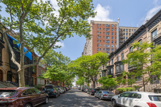 123 E 95th St in New York, NY - Foto de edificio - Building Photo