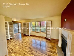 7313 Secret Bluff Dr in Madison, WI - Foto de edificio - Building Photo