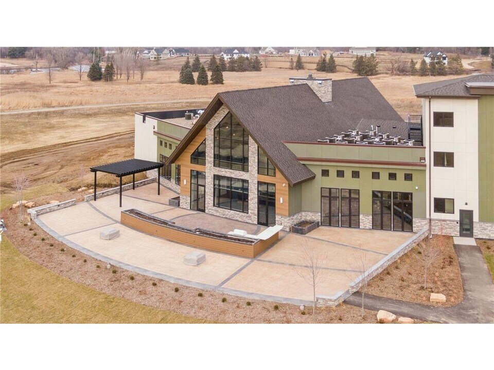1 Hill Farm Rd, Unit 206 in North Oaks, MN - Building Photo