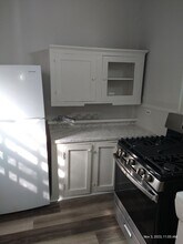 822 E Carson St in San Antonio, TX - Foto de edificio - Building Photo