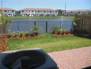 16585 SW 42nd Way in Miami, FL - Building Photo - Building Photo