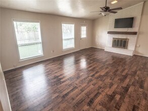 2817 Jennifer Dr in College Station, TX - Building Photo - Building Photo