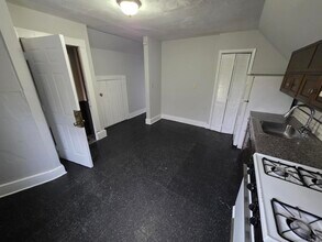 186 Farren Ave in New Haven, CT - Building Photo - Building Photo