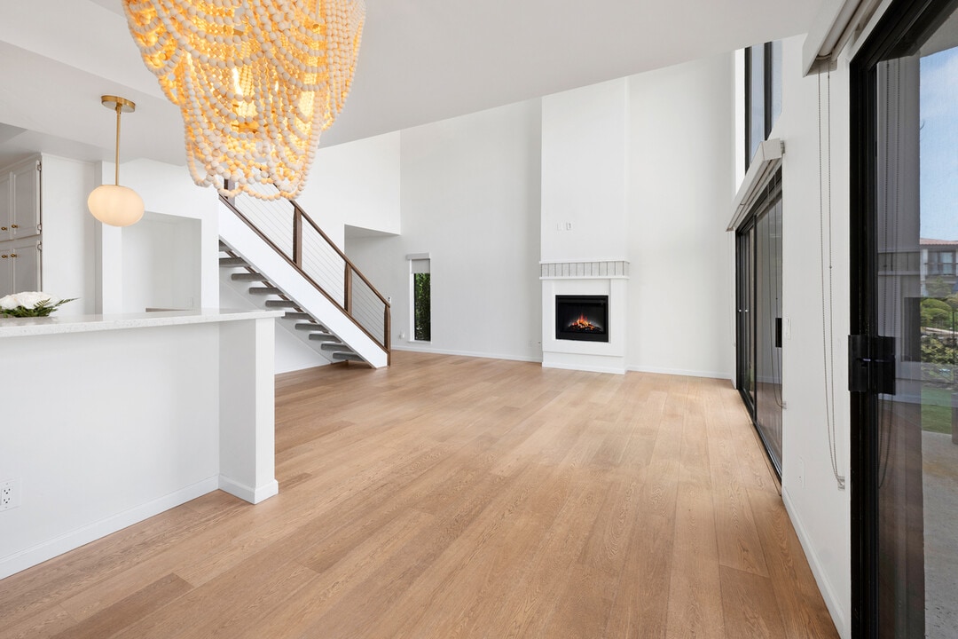 1047 Santa Helena Park Ct in Solana Beach, CA - Building Photo