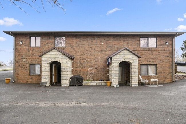 1 Woodland Ave in Kimberling City, MO - Foto de edificio - Building Photo