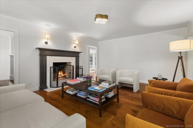 92 Hillcrest Park Rd in Greenwich, CT - Building Photo - Building Photo
