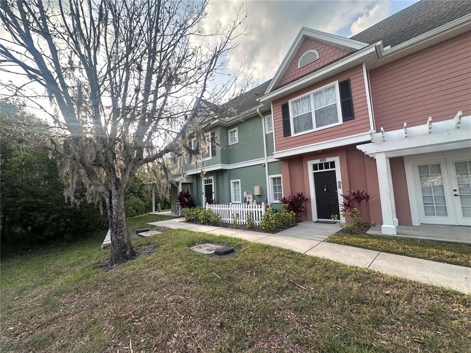 2204 San Vittorino Cir in Kissimmee, FL - Building Photo