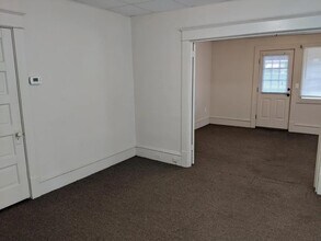 220 Lloyd St, Unit 1st floor in Altoona, PA - Building Photo - Building Photo